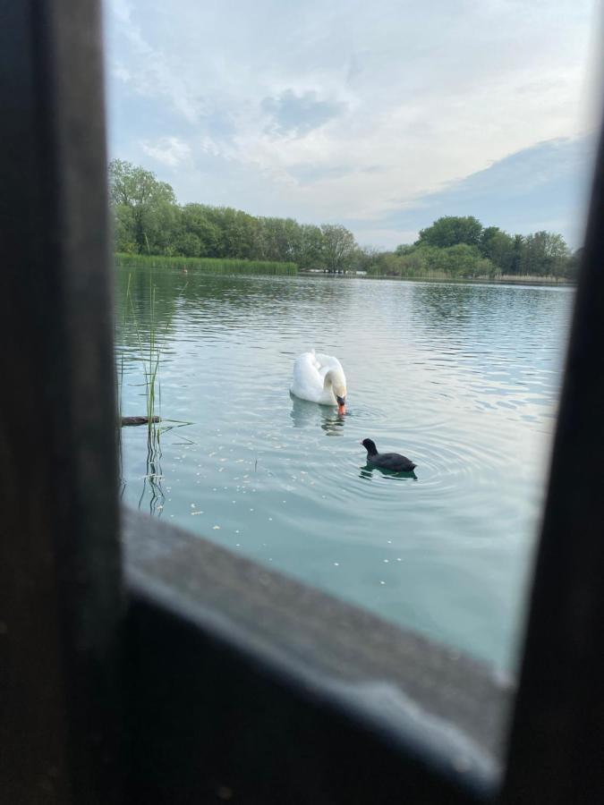 Lodge On The Lake At Lakeside Holiday Park Chichester Kültér fotó